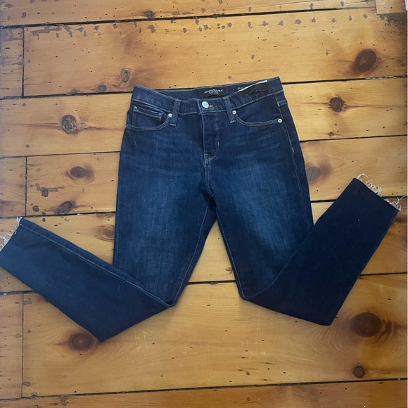 Banana Republic jeans with frayed ankles - Picture 5 of 9